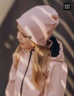 Children's hat with a tunnel scarf